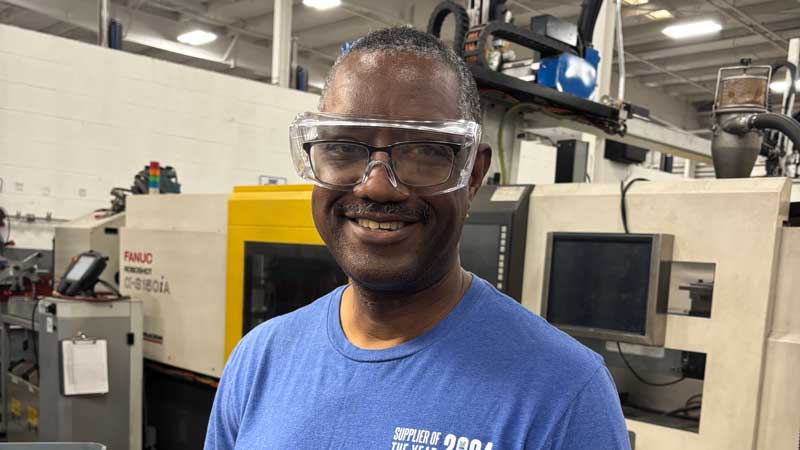 Molding Operator